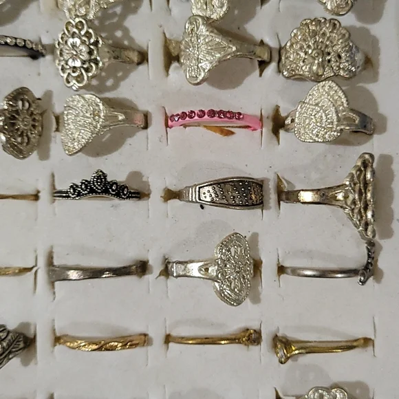 90 FASHION RINGS - Picture 2 of 4